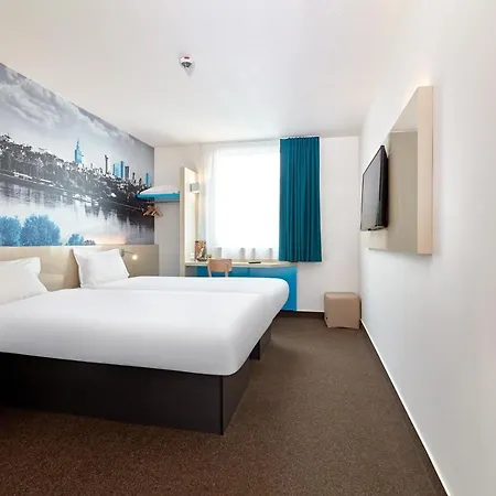 Hotel Warszawa-okecie 2*