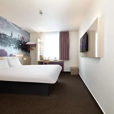 Hotel Warszawa-okecie