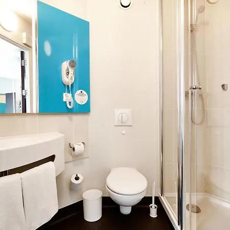 مبيت وإفطار وارسزاوا-أوكيسي فندق 2*