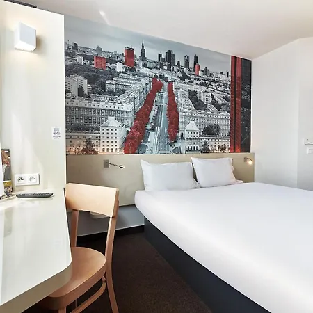 Warszawa-okecie 2* Warsaw