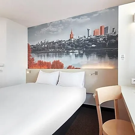 Warszawa-okecie 2*