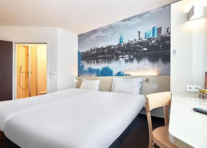 Warszawa-okecie 2* Warsaw