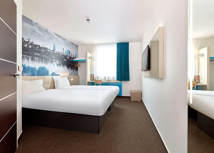 Hotel Warszawa-okecie