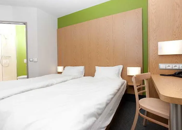 Warszawa-okecie Hotel Varsóvia