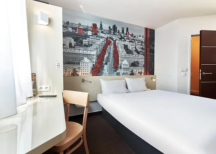 Warszawa-okęcie 2* Warszawa